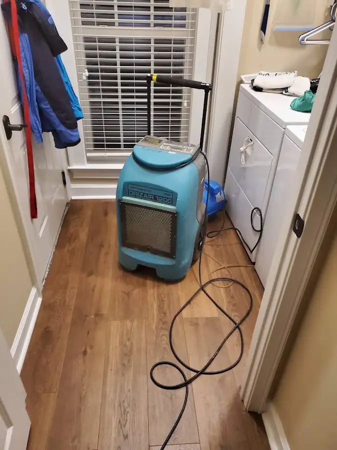Commercial dehumidifier deployed for Crawl Space Restoration in Midway